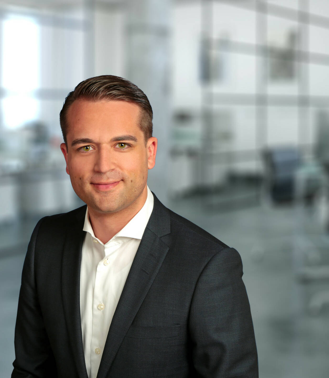 Thomas Soltau ist Vorstandsvorsitzender von FondsDISCOUNT.de und der wallstreet:online capital AG mit Sitz in Berlin. Mit seinem 30-köpfigen Team konzentriert er sich seither auf die Weiterentwicklung der Gesellschaft, auch über die Landesgrenzen hinaus: das Unternehmen startete seinen Vertrieb 2017 in Österreich.
FondsDISCOUNT.de hat sich in den vergangenen 17 Jahren zu einem der größten Online-Vermittler entwickelt und bietet Anlegern Sonderkonditionen beim Fondskauf, so entfällt der branchenübliche Ausgabeaufschlag bei mehr als 20.000 Fonds. Bild: FondsDiscount.de