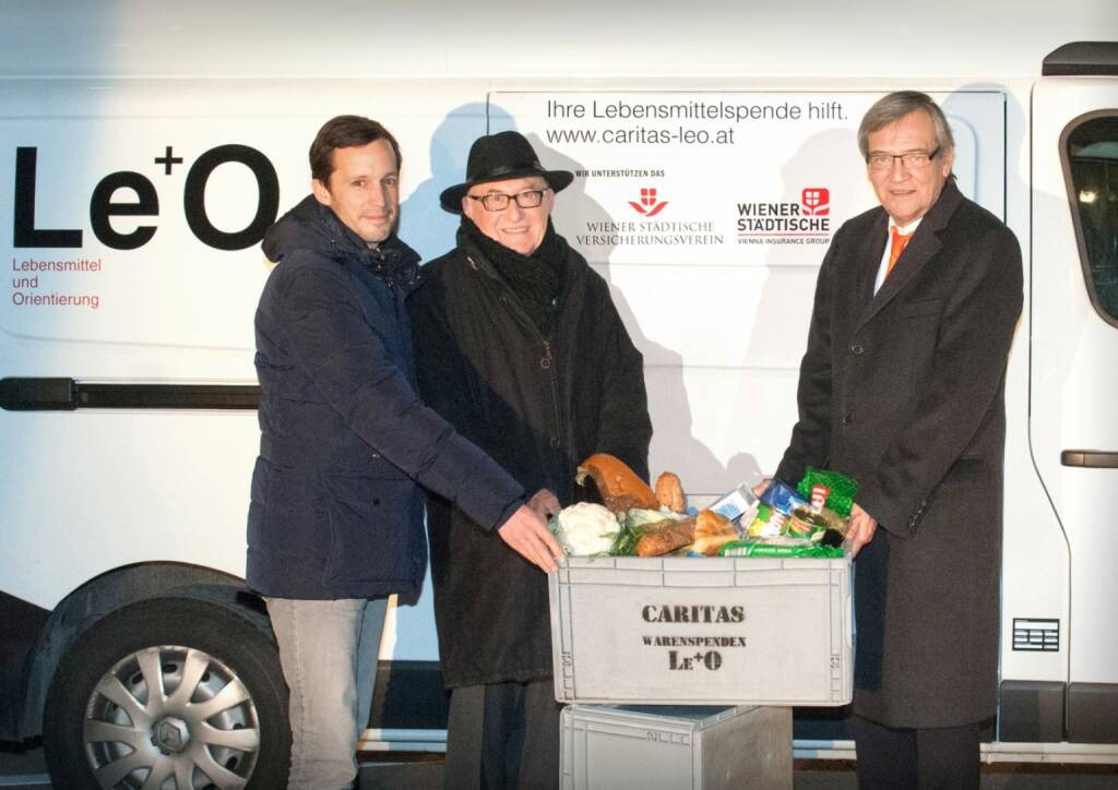 Wiener Städtische unterstützt Caritas-Projekt Le+O, v.l. Klaus Schwertner, Generalsekretär der Caritas der Erzdiözese Wien, Dr. Günter Geyer, Vorstandsvorsitzender des Wiener Städtischen Versicherungsvereins und Mag. Robert Lasshofer, Generaldirektor der Wiener Städtischen Versicherung, im Rahmen der Schlüsselübergabe für den Kastenwagen. Bild: Wiener Städtische Versicherungsverein, © Aussender (29.12.2017) 