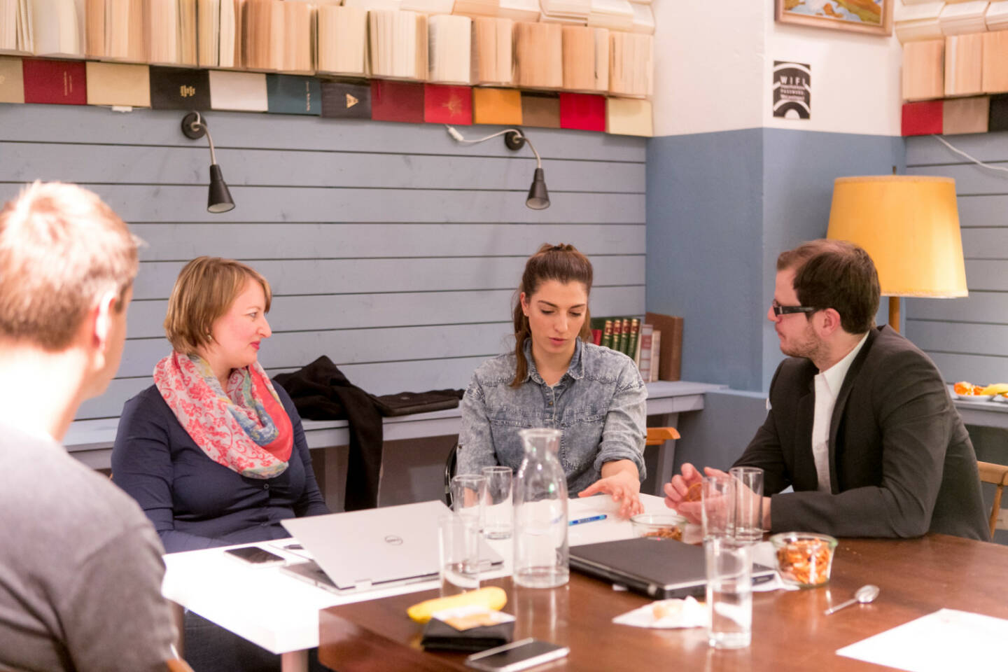 Social Start-up Initiative found! von Deloitte und Impact Hub Vienna: (vlnr): David Simon (Deloitte), Cornelia Mayer (Topfreisen Academy), Yasmina Gross (Topfreisen Academy), Christoph Nestler (Deloitte), Credit: Cochic Photography