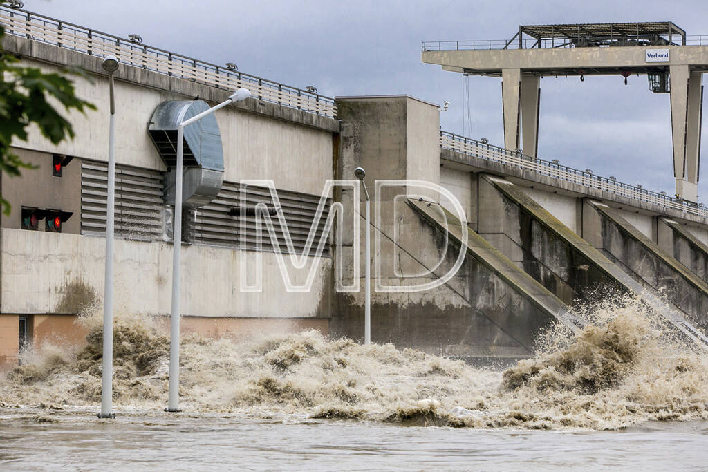 Donau, Hochwasser, Verbund Kraftwerk Greifenstein, © Martina Draper (03.06.2013) 