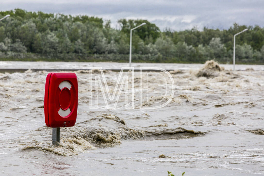 Donau, Hochwasser, Verbund Kraftwerk Greifenstein, © Martina Draper (03.06.2013) 