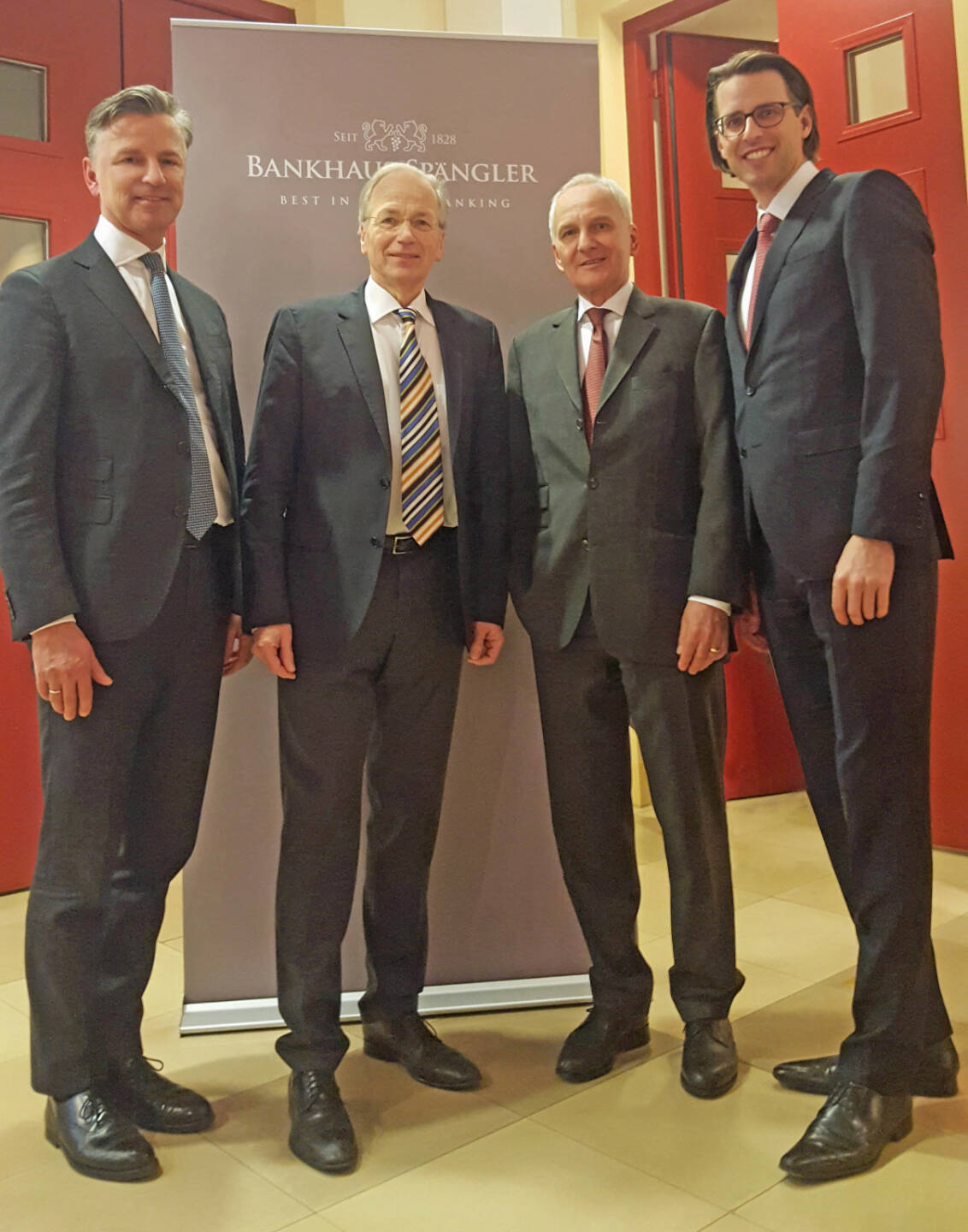 Mathematiker und Nationalrat Rudolf Taschner referierte im Curhaus St. Stephan zum Thema “Zeit und Zahlen”: Luden zum Jahresauftakt des Bankhaus Spängler ins Wiener Curhaus St. Stephan (v.l.): Vorstandssprecher Werner Zenz, Gastredner Rudolf Taschner, Regionalleiter Willfried Kantner und Vorstand Nils Kottke. Bildquelle: Bankhaus Spängler