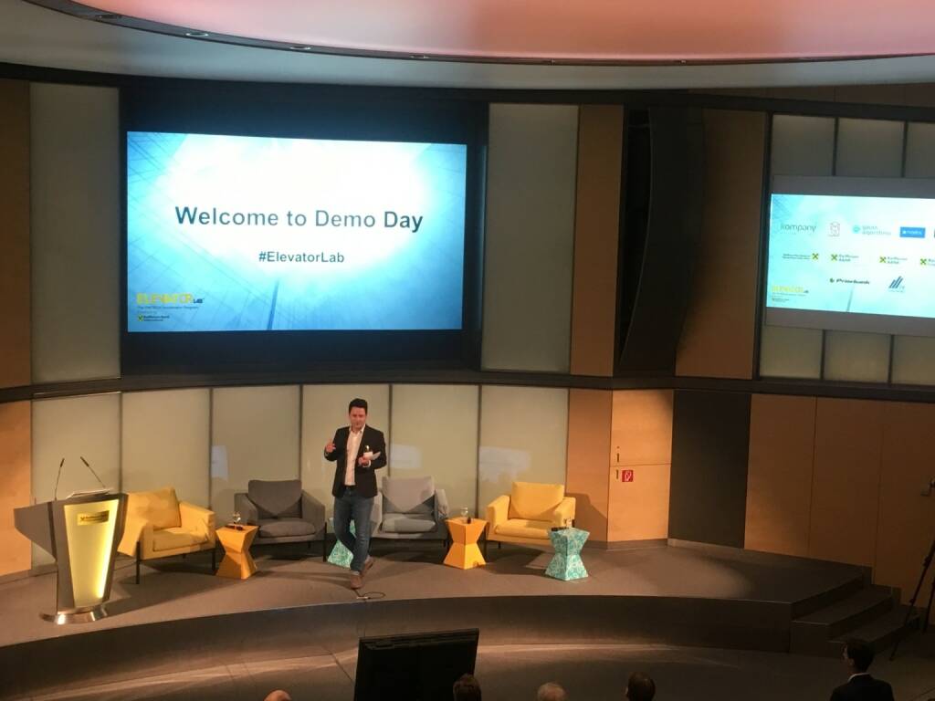 Dejan Jovicevic, der Herausgeber von derbrutkasten.com, führte durch den Abend (23.02.2018)