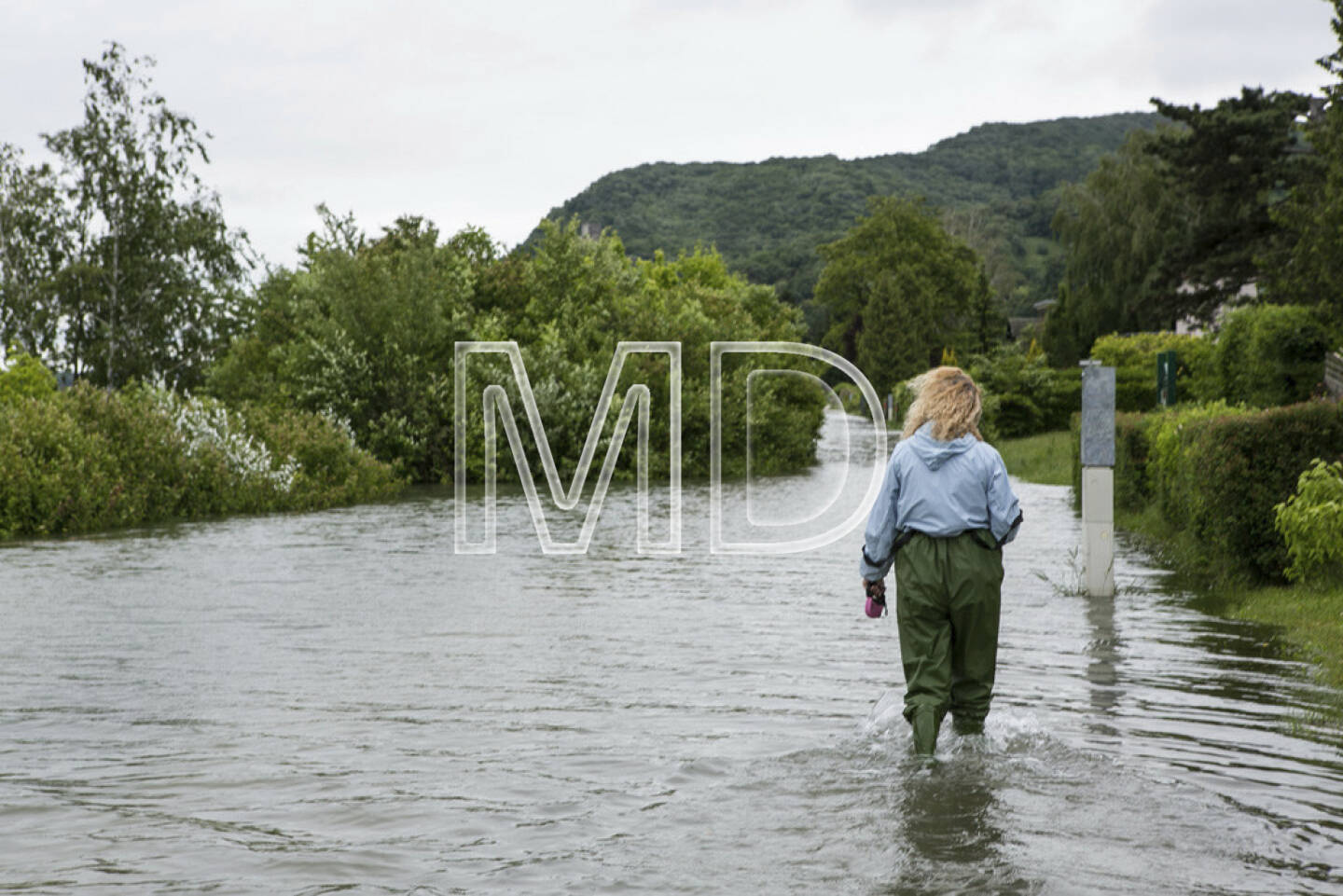 Hochwasser, Greifenstein, Frau