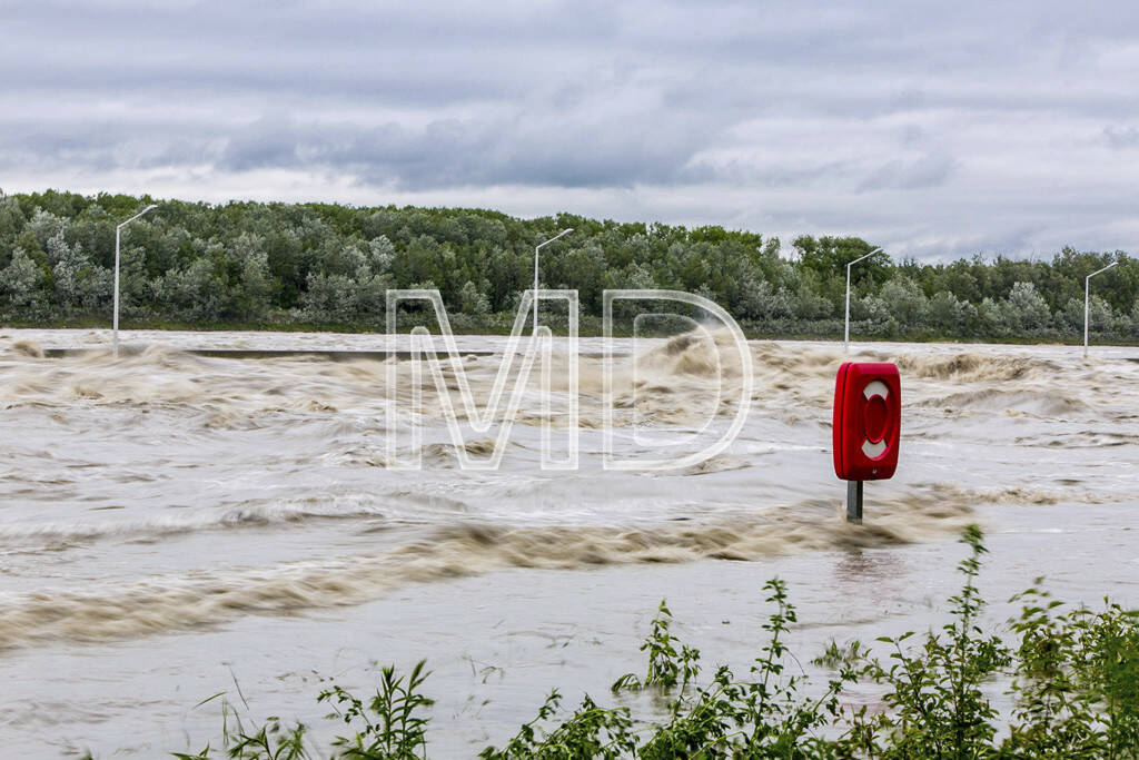 Donau, Hochwasser, Verbund Kraftwerk Greifenstein, © Martina Draper (03.06.2013) 