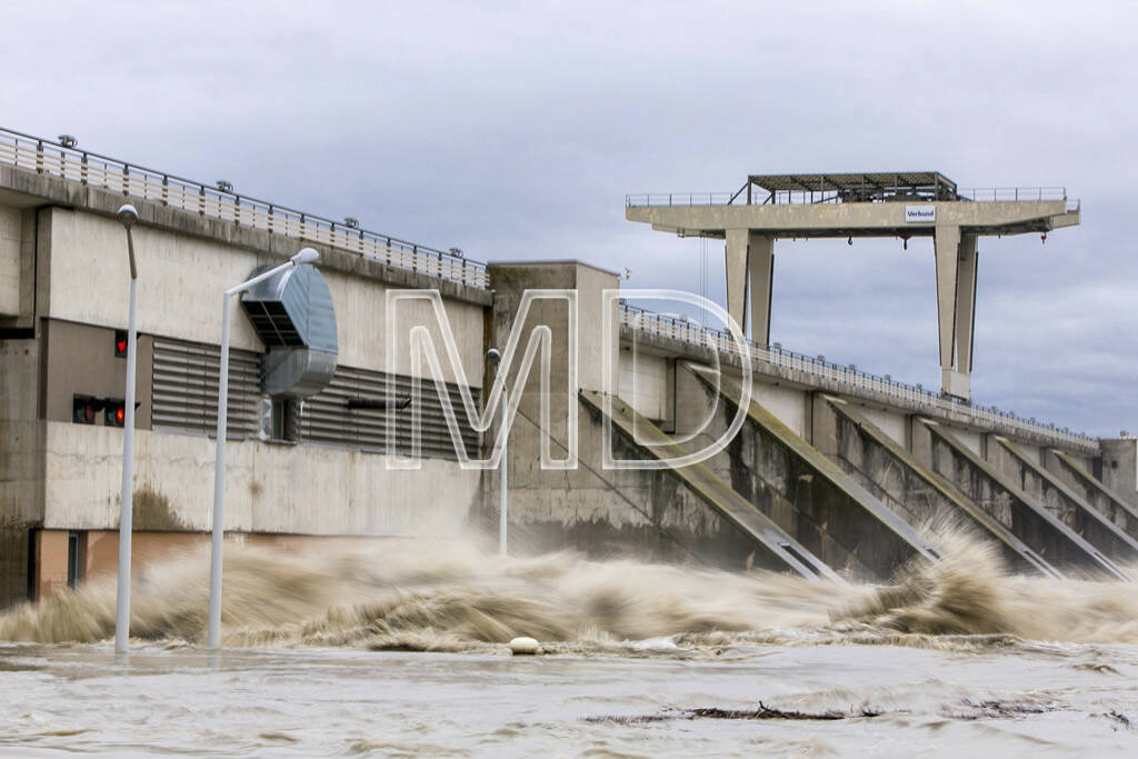 Donau, Hochwasser, Verbund Kraftwerk Greifenstein, © Martina Draper (03.06.2013) 