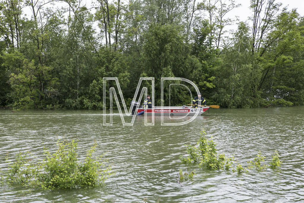 Hochwasser, Altenberg, Feuerwehrboot, © Martina Draper (03.06.2013) 