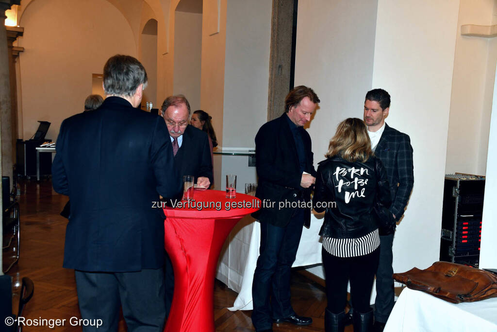 Polytechnik Chef Leo Schirnhofer und UCCA-Präsident Honorarkonsul Wolfgang Breitenthaler im Erfahrungsaustausch am roten Tisch..., © (C) Rosinger Group (03.03.2018) 