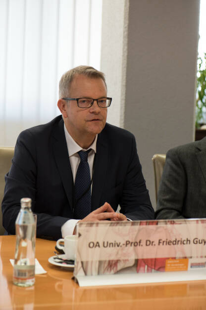 In Innsbruck ging der 20. Kardiologiekongress mit knapp 1000 Besuchern zu Ende. Im Zentrum der Praxisdiskussionen zwischen Experten, Fachärzten und Allgemeinmedizinern standen u.a. die enormen medizinischen Fortschritte durch TAVI bei verengter Aortenklappe und bei undichter Mitralklappe. Im Bild: OA Univ.- Prof. Dr. Guy Friedrich,  Fotocredit: Kardiologie Innsbruck, © Aussender (13.03.2018) 