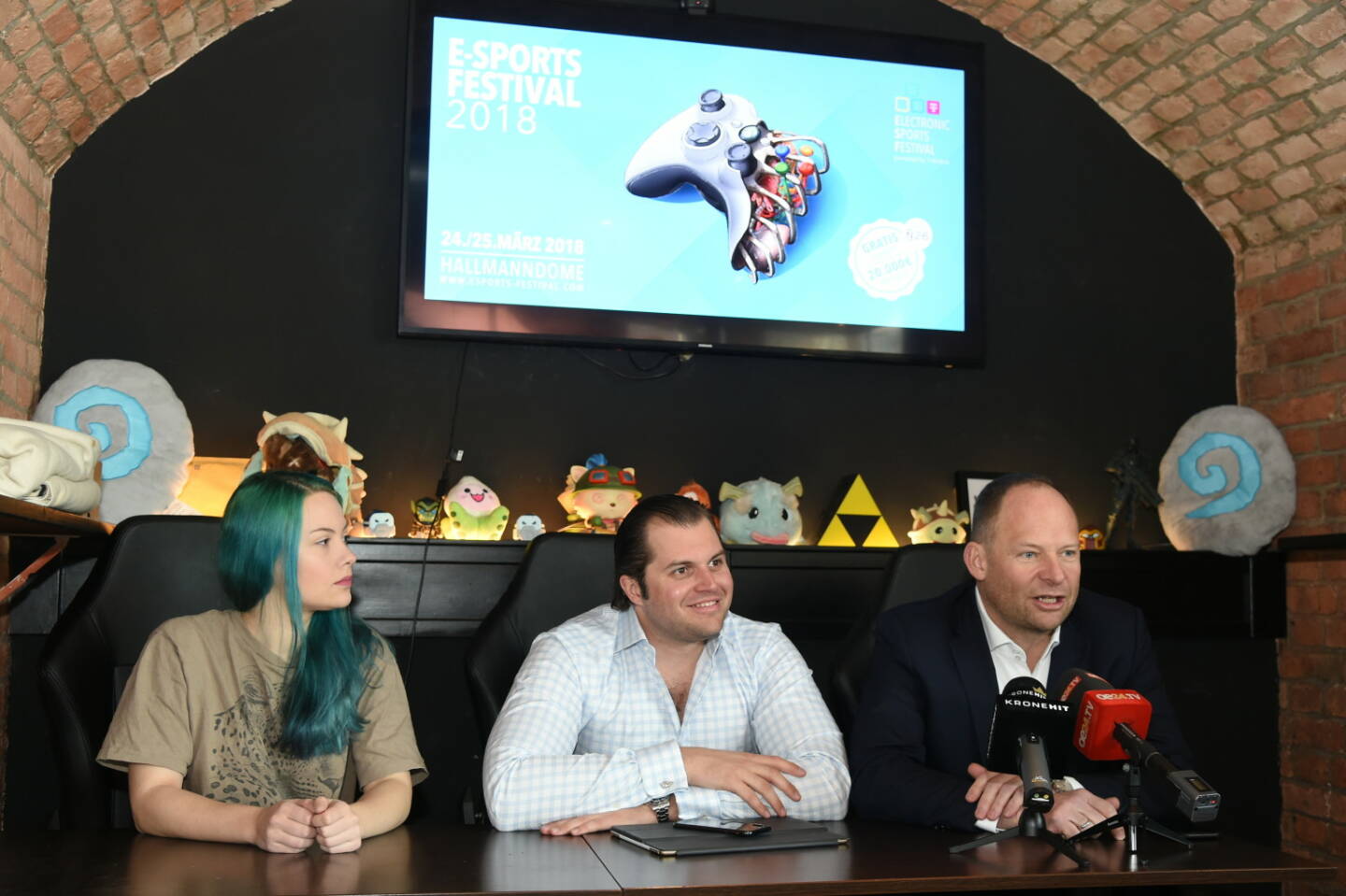 Das Electronic Sports Festival – powered by T-Mobile feiert am 24. und 25. März 2018 Premiere im Hallmann Dome. Die Veranstalter (im Bild: Alexander Knechtsberger, DocLX und Lorenz Edtmayer, DIAMIR Holding mit Chantal Frey, die in der Szene als Silvana bekannt ist) gaben im Rahmen eines Mediengesprächs letzte Details zum Fest bekannt. Credit: Leisure Communications, Christoph Jobst