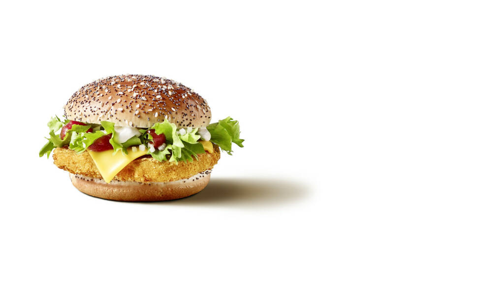 Mit McF1rst Beef und McF1rst Chicken präsentiert McDonald’s Österreich nicht nur zwei völlig neue Burger, sondern auch die Option auf ein Menü – mit erfrischendem Kaltgetränk sowie knusprigen Pommes oder knackigem Snacksalat als Beilage. Die neuen Burger sind auch als glutenfreie oder „Make it Veggie“-Variante erhältlich. Fotocredit:McDonald's Österreich, © Aussender (11.04.2018) 