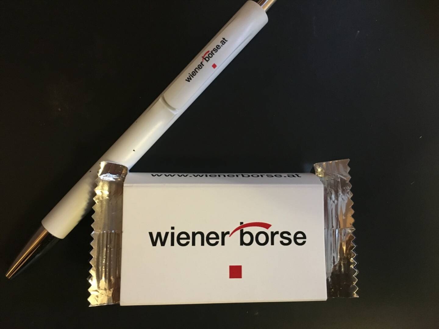 Wiener Börse, Schnitten, Kugelschreiber; Bild: beigestellt