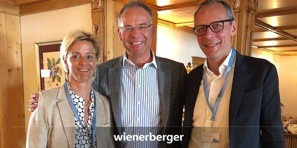 Heimo Scheuch, Wienerberger : Inspiring presentations and interesting discussions at the Raiffeisen Centrobank’s Investor Conference in Zürs. With me on the pic Valerie Brunner and Wilhelm Celeda from Raiffeisen Centrobank. (12.04.2018) 