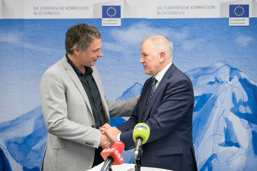 Vertretung der EU-Kommission in Österreich: More Transparency: EU Commission Seeks Support from Austria; Helmut Burtscher (Umweltchemiker GLOBAL 2000) und Vytenis Andriukaitis (EU Gesundheitskommissar). Bild: EU-Kommission - Vertretung in Österreich/APA-Fotoservice/Hörmandinger, © Aussender (25.04.2018) 