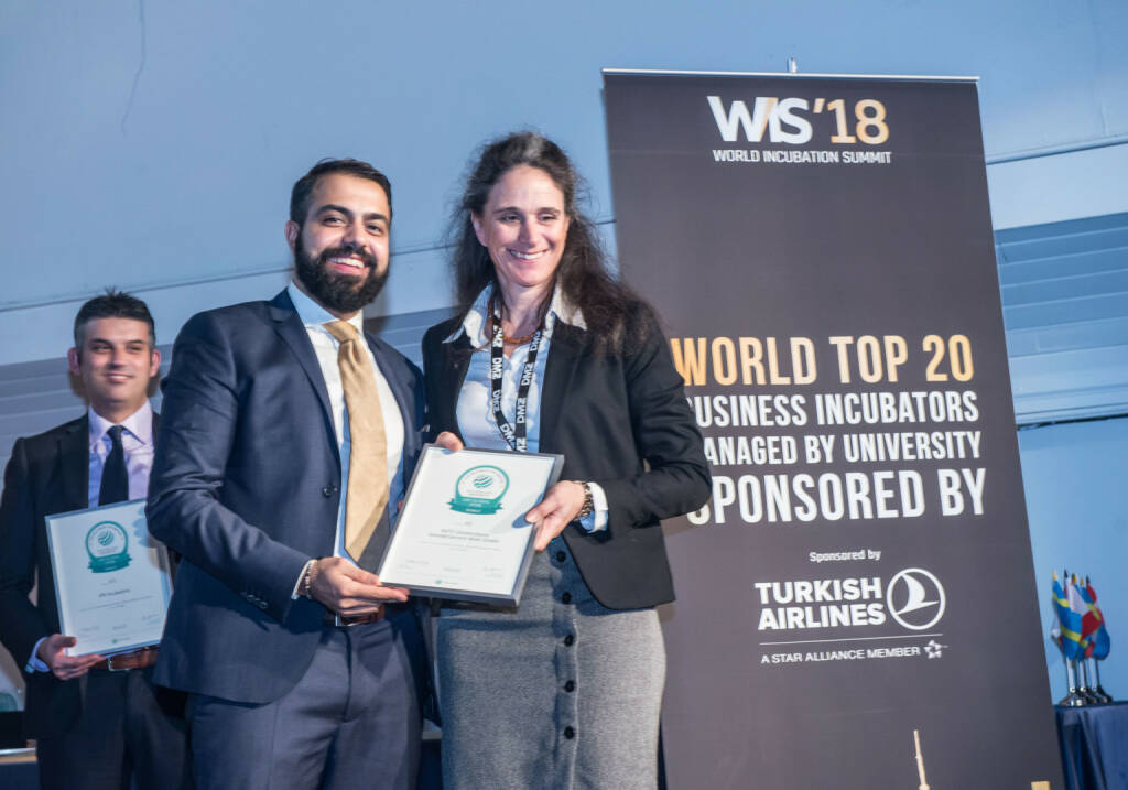 INiTS ist top gereihter Inkubator, INiTS-CEO Irene Fialka nimmt den Preis entgegen, Copyright: UBI Global (27.04.2018) 