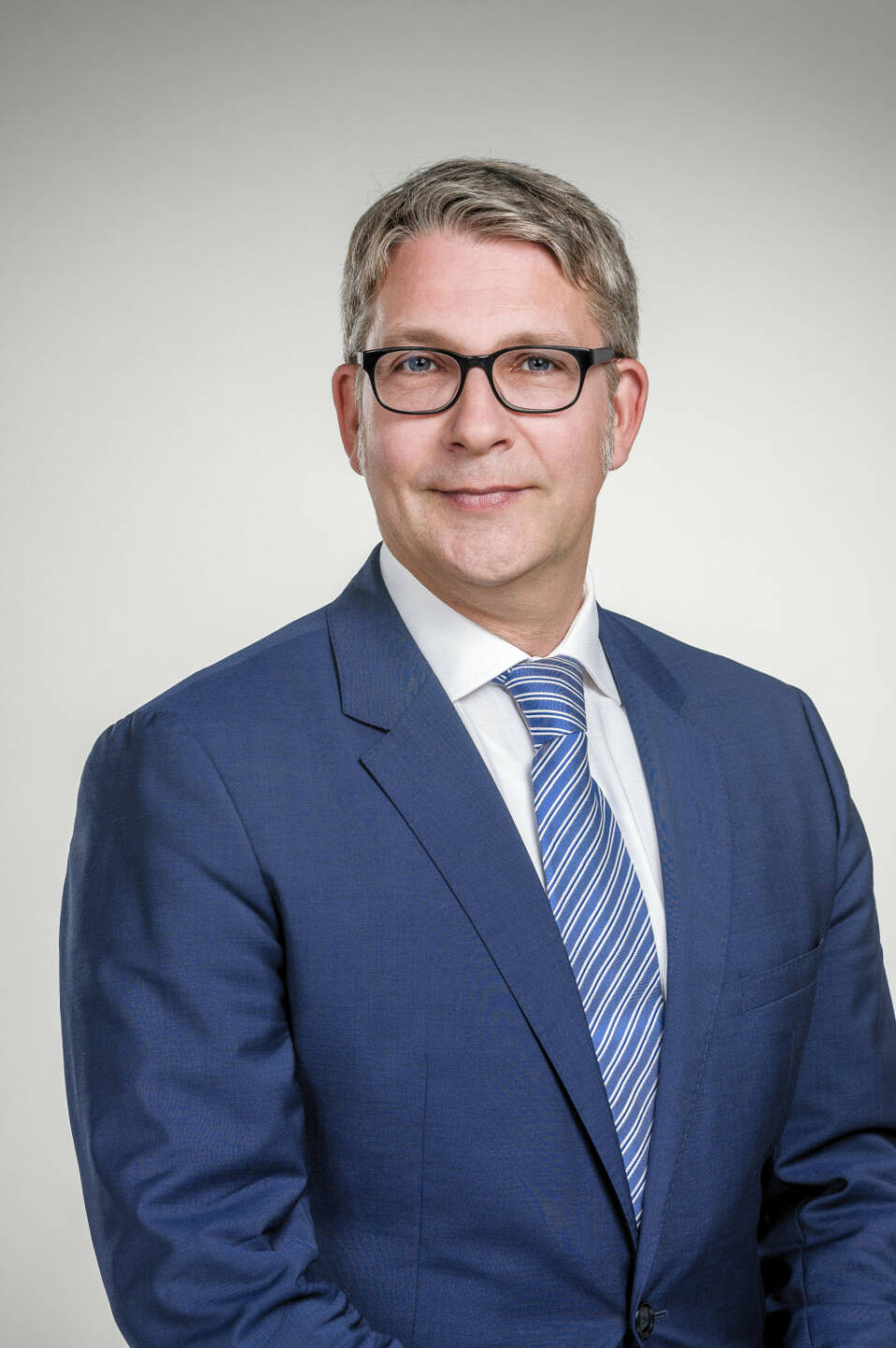 Der internationale Immobilien-Investmentmanager Savills Investment Management (Savills IM) hat mit dem Savills IM Real Estate Securities Income Fund einen neuen Fonds aufgelegt. Thomas Körfgen, Geschäftsführer und Leiter indirekte Immobilienanlage bei der Savills Investment Management KVG GmbH, sagt: „Die Ertragskraft von Immobilien und die Wachstumschancen von Aktien werden nach wie vor in keinem anderen Vehikel so gut und erfolgreich vereint, wie in REITs. Bild: Savills Investment Management