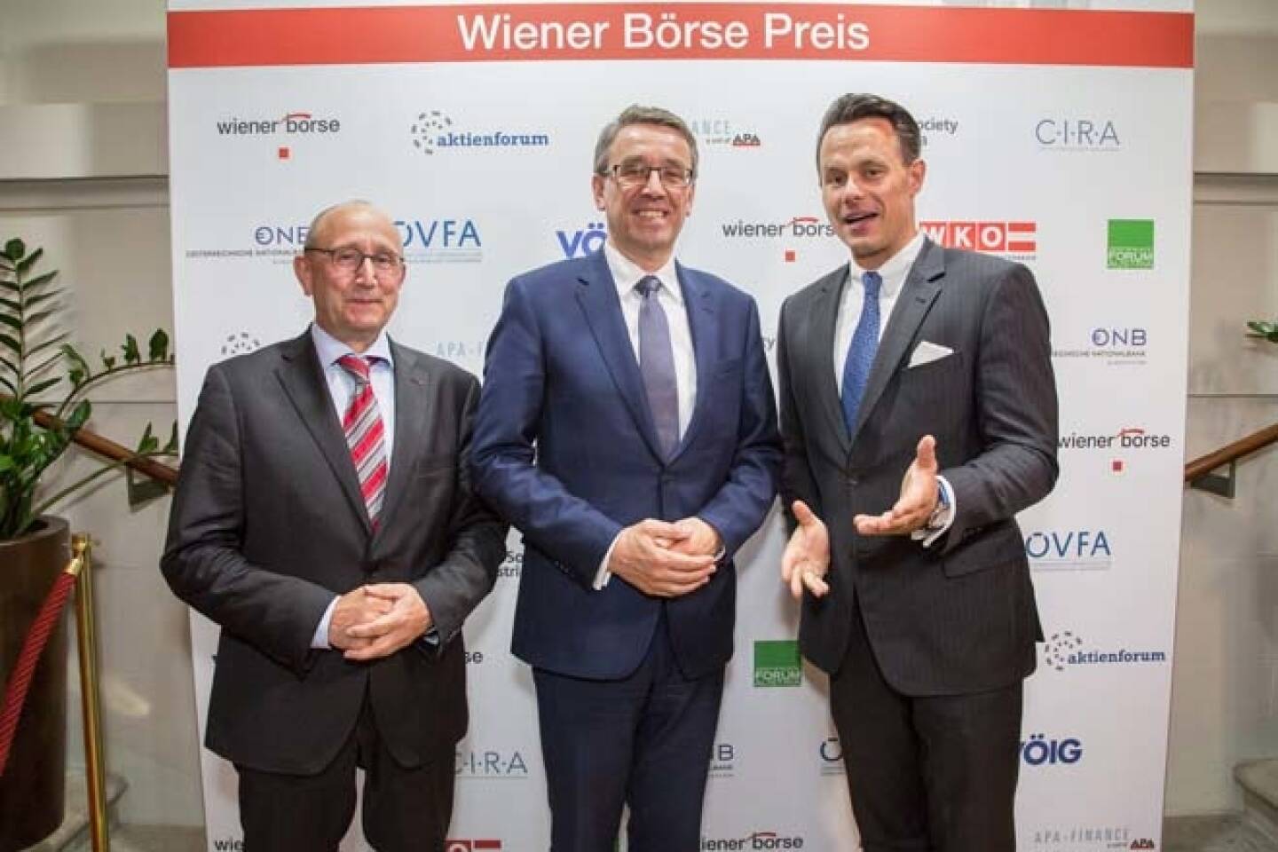 Wiener Börse-Vorstand Ludwig Nießen, Harald Hagenauer (Österreichische Post), Börse-CEO Christoph Boschan; Credit: APA-Fotoservice