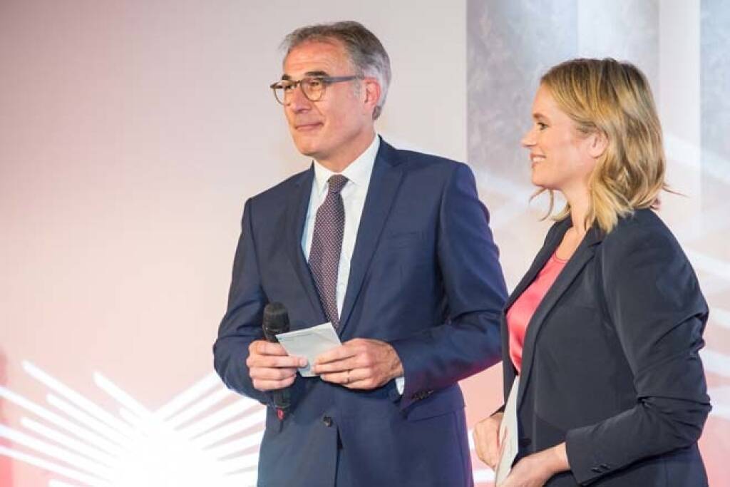 Fritz Mostböck (Erste Group), Corinna Milborn (Puls 4), Credit: APA-Fotoservice, © APA-Fotoservice/Wiener Börse (22.05.2018) 