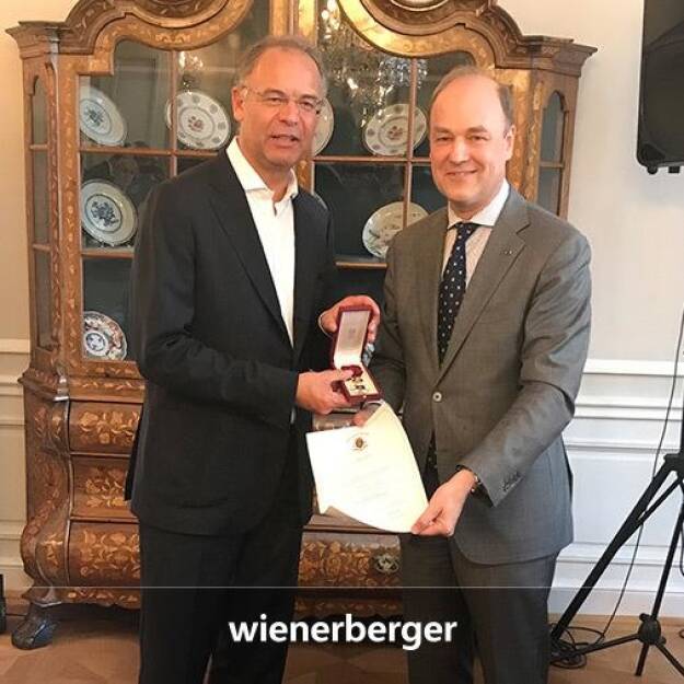 Wienerberger CEO Heimo Scheuch wurde mit dem Orden der Krone ausgezeichnet, einer der höchsten Ehrungen des Königreichs Belgien für seine wirtschaftlichen Leistungen in Belgien. Foto@Linkedin (08.06.2018) 