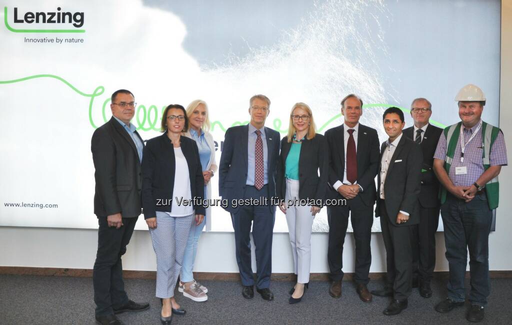 Recently we received a high-ranking visitor at our headquarter in Lenzing. Austrian Federal Minister for Digital and Economic Affairs Margarete Schramböck visited us on a tour through Vöcklabruck.  Source: http://facebook.com/LenzingGroup, © Aussendung (11.06.2018) 