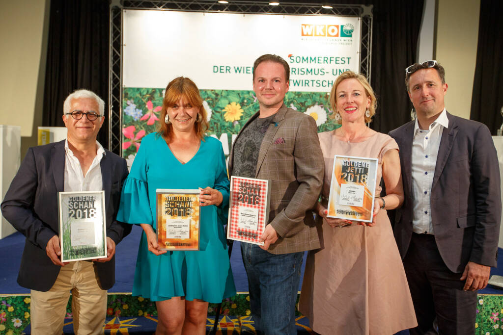 Verleihung der WK-Wien-Branchenpreise „Goldener Schani“ und „Goldene Jetti“: Tourismus-Spartenobmann Markus Grießler (re.) mit den Siegern: Manameierei - Landtmanns Jausen Station - Marco Simonis - Artissimi. Fotocredit:WK Wien/Florian Wieser, © Aussendung (20.06.2018) 