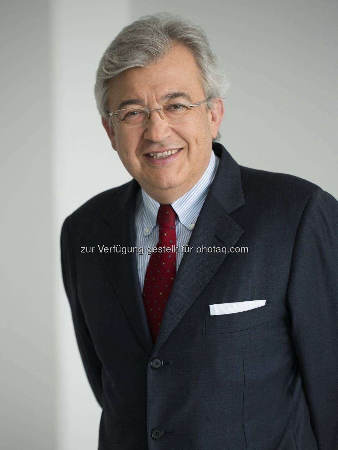 RHI: Giorgio Cappelli, CSO (Chief Sales Officer) Division Stahl, wird mit Ablauf des 30. Juni 2013 einvernehmlich aus dem Vorstand der RHI AG ausscheiden, dem Unternehmen jedoch in Zukunft in beratender Funktion zur Verfügung stehen (c) RHI