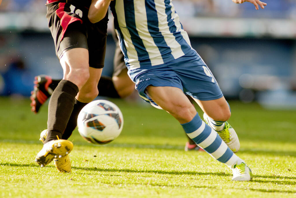 Fußball, Rasen, Fußballer - https://de.depositphotos.com/49597781/stock-photo-soccer-action.html, © <a href=