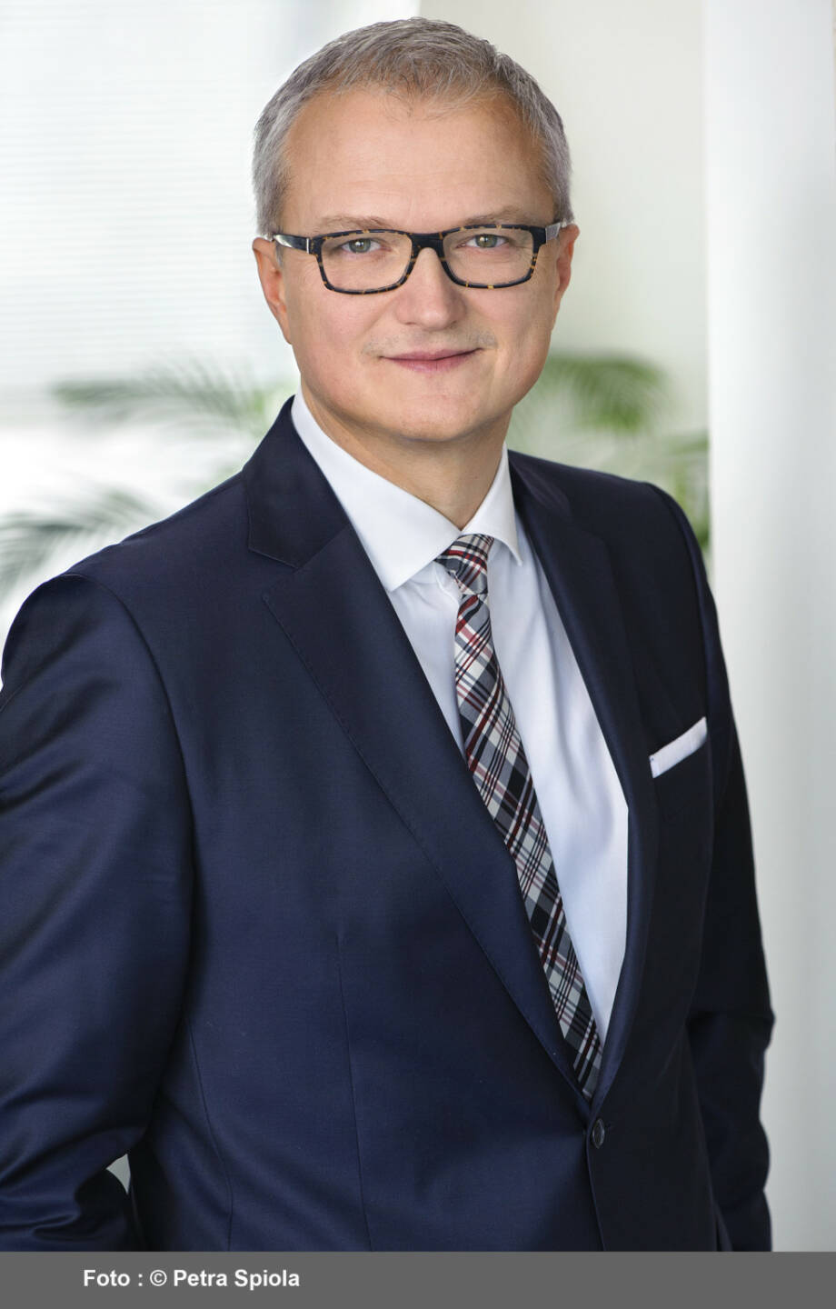 Der KSV1870 entwickelt moderne Services für Unternehmen, die damit für Gesetze wie die DSGVO, bei Insolvenzen oder in Finanzierungsfragen gerüstet sind. KSV1870 Vorstand Ricardo-José Vybiral: „Der Megatrend der Digitalisierung schafft auch für ein digitales Unternehmen wie den KSV1870 völlig neue Möglichkeiten für Innovationen. Unsere Mitglieder und Kunden erwarten sich moderne Services und wir wollen sie überraschen“, Fotocredit:Petra Spiola