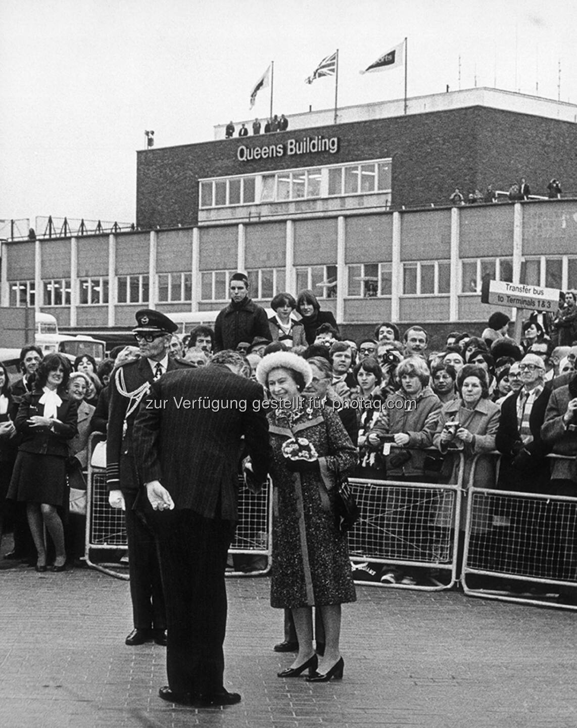 Heathrow Airport, Her Majesty The Queen visitis the airport, 1970s. Image ref XHHE00073, orphan works  (c) Aussendung Austrian