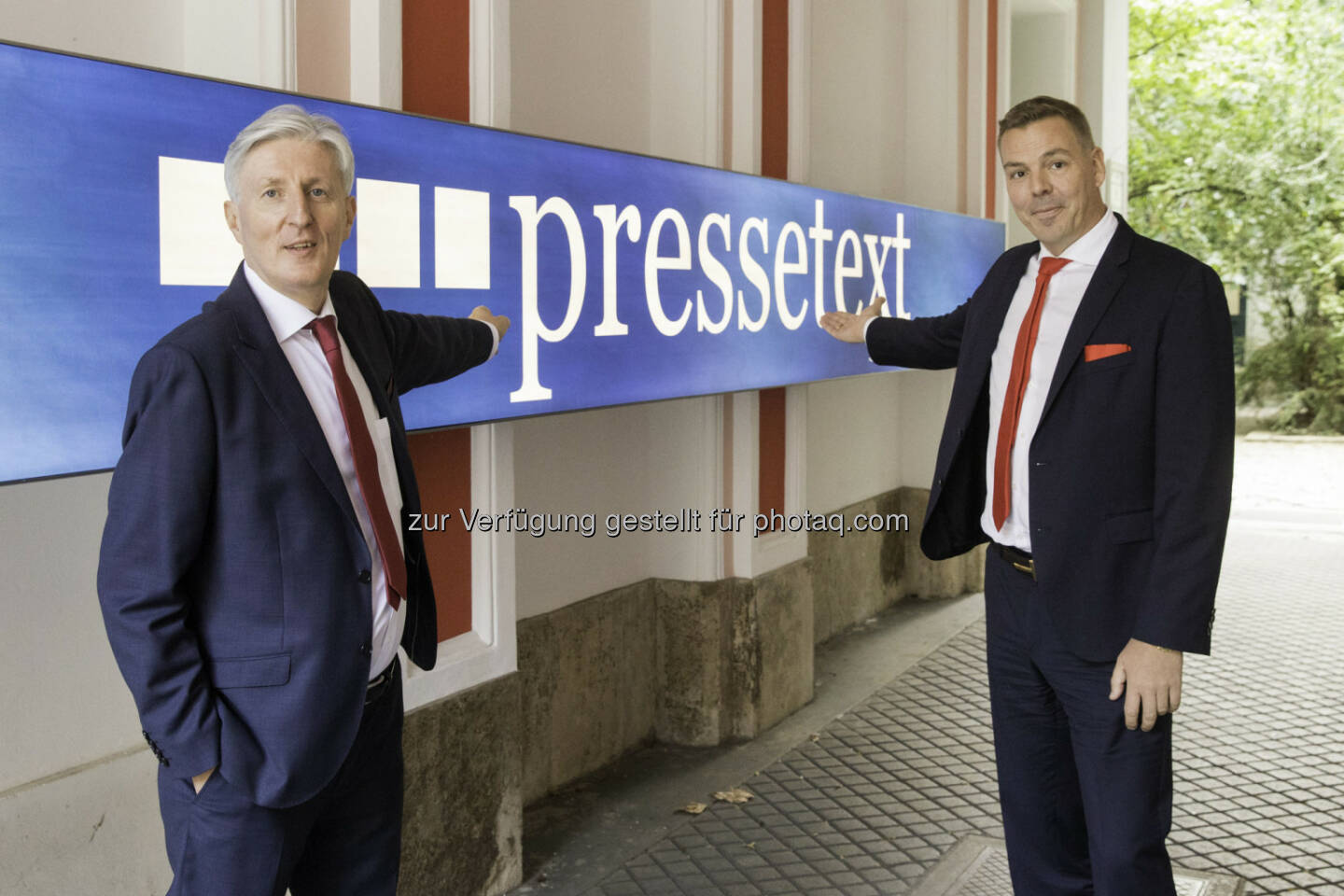 pressetext-Geschäftsführer Franz Temmel, Alexander Coenen, Vorstand der Signature AG