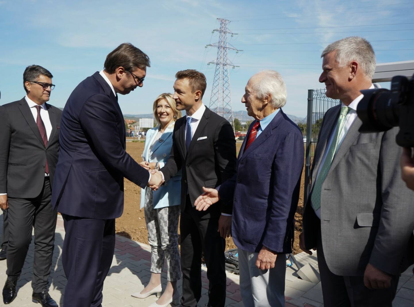 Zumtobel Group eröffnet neues Werk in Niš, Serbien: v.l.n.r: Darko Bulatović, Bürgermeister von Niš, Aleksandar Vučić, Präsident der Republik Serbien, Jadranka Joksimović, Serbische Ministerin für europäische Integration, Gernot Blümel, österreichischer Kanzleramtsminister für EU, Kunst, Kultur und Medien, Jürg Zumtobel, Aufsichtsratsvorsitzender Zumtobel Group, Alfred Felder, CEO Zumtobel Group. Credit: Zumtobel