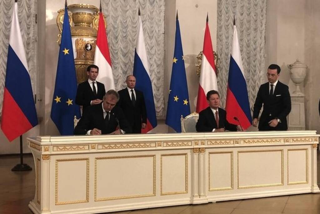 OMV und Gazprom unterzeichnen ein „Basic Sale Agreement“: v.l.n.r. Bundeskanzler Sebastian Kurz, OMV Vorstandsvorsitzender Rainer Seele, Präsident Vladimir Wladimirowitsch Putin, Chairman des Gazprom Management Committee Alexey Miller, © OMV, © Aussendung (04.10.2018) 