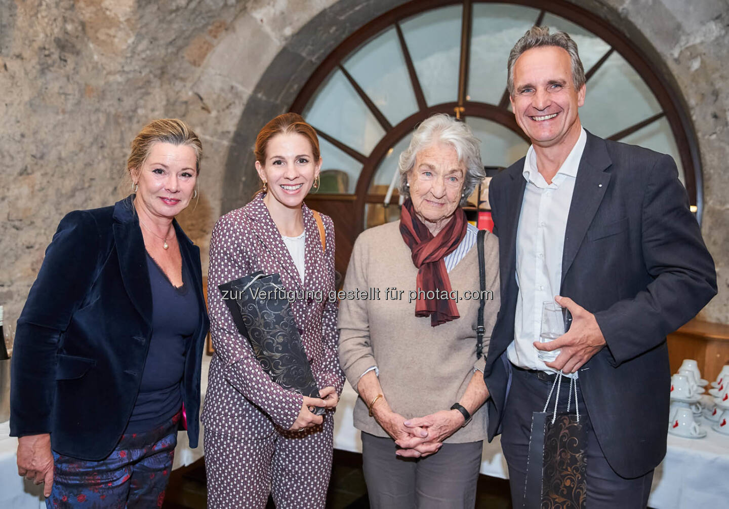 Andersen, Carmen Jeitler-Cincelli (Abgeordnete zum Nationalrat), Johannes Linhart (Senat der Wirtschaft) mit Mutter