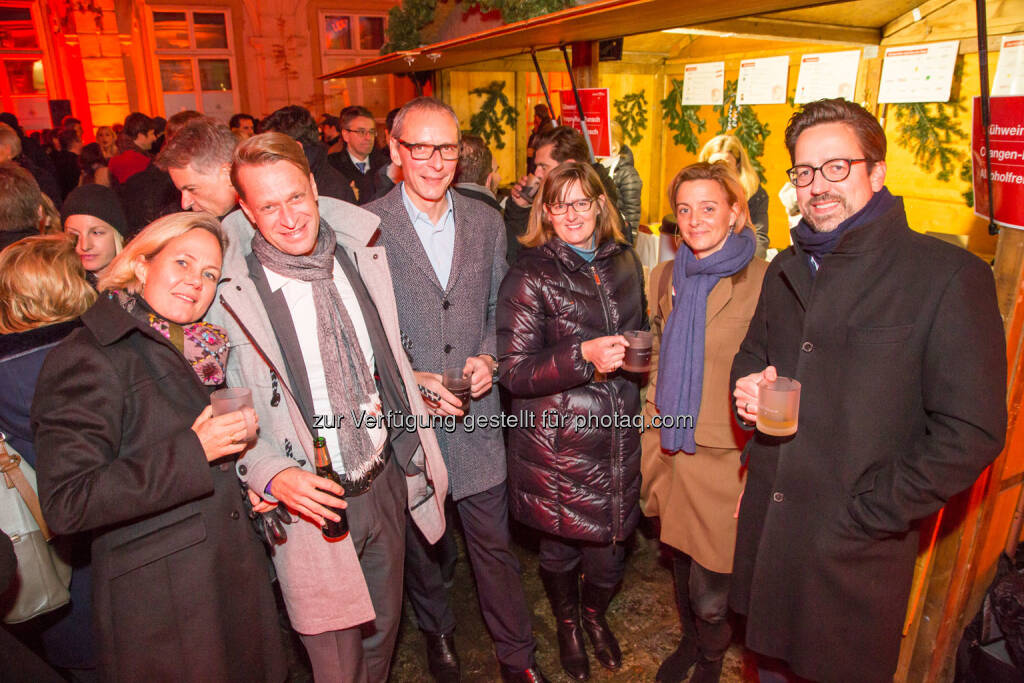 Wilhelm Celeda (RCB), Henriette Lininger (Wiener Börse), Valerie Brunner (RCB), © Wiener Börse AG/APA-Fotoservice/Juhasz (23.11.2018) 