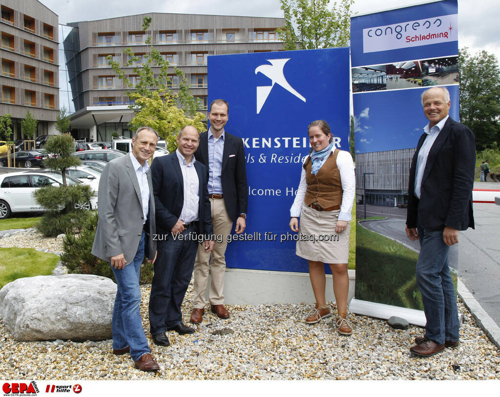 WIFI Sporthilfe Forum. Geschaeftsfuehrer Anton Schutti (Sporthilfe), Marc Girardelli, Constantin von Deines (Falkensteiner), Julia von Deines (Falkensteiner) und Manfred Breitfuss (Congress Schladming), Foto: GEPA pictures/ Harald Steiner (17.06.2013) 