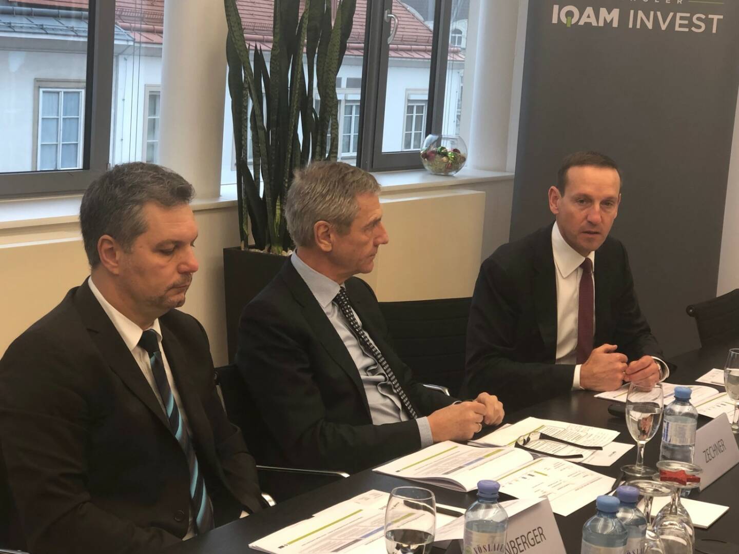 Spängler IQAM Invest gibt Marktausblick auf 2019: v.li. Thomas Steinberger (CIO, Geschäftsführer), Josef Zechner (Mitglied der Wissenschaftlichen Leitung), Markus Ploner (CFA)