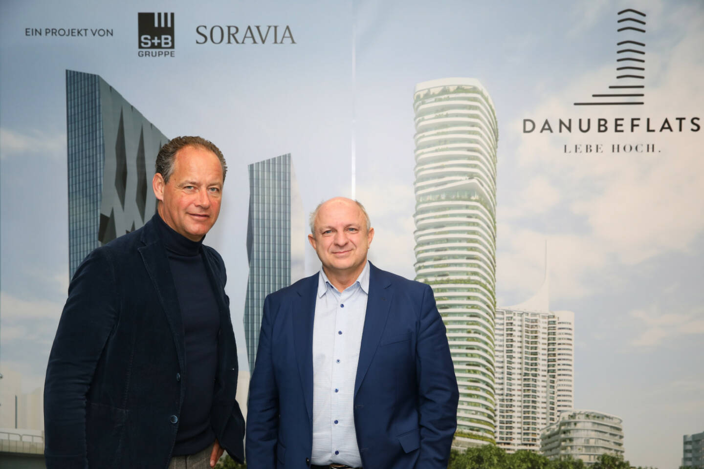 SORAVIA: Danube Flats: Baubeginn für Österreichs höchsten Wohnturm bestätigt, Nach der Baugenehmigung soll im April 2019 mit dem Bau von rund 600 Eigentumswohnungen direkt an der Neuen Donau begonnen werden. Im Bild: v.l.n.r.: Erwin Soravia (CEO SORAVIA) und Wolfdieter Jarisch (Gesellschafter und Vorstand, S+B Gruppe AG), Credit: Soravia/APA-Fotoservice/Schedl