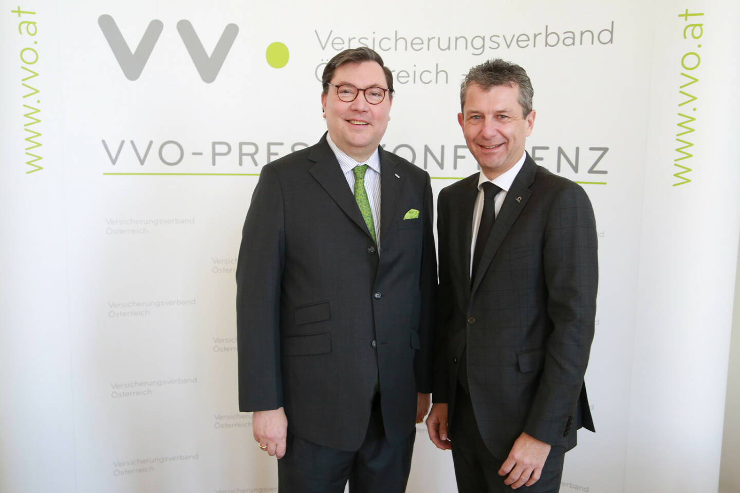 Die österreichische Versicherungswirtschaft hat 2018 einmal mehr bewiesen, dass sie mit ihrer Stärke und Stabilität ein wichtiger Faktor des österreichischen Wirtschaftssystems ist. „Rund 50 Millionen aufrechte Verträge haben Herr und Frau Österreicher bei heimischen Versicherungen abgeschlossen und konnten davon auch nachhaltig profitieren“, sagte heute Kurt Svoboda (re), Präsident des österreichischen; im Bild auch: Louis Norman-Audenhove, Generalsekretär VVO. Fotocredit:Verband d. Versicherungsunternehmen Ö/APA-Fotoservice/Hautzinger. 