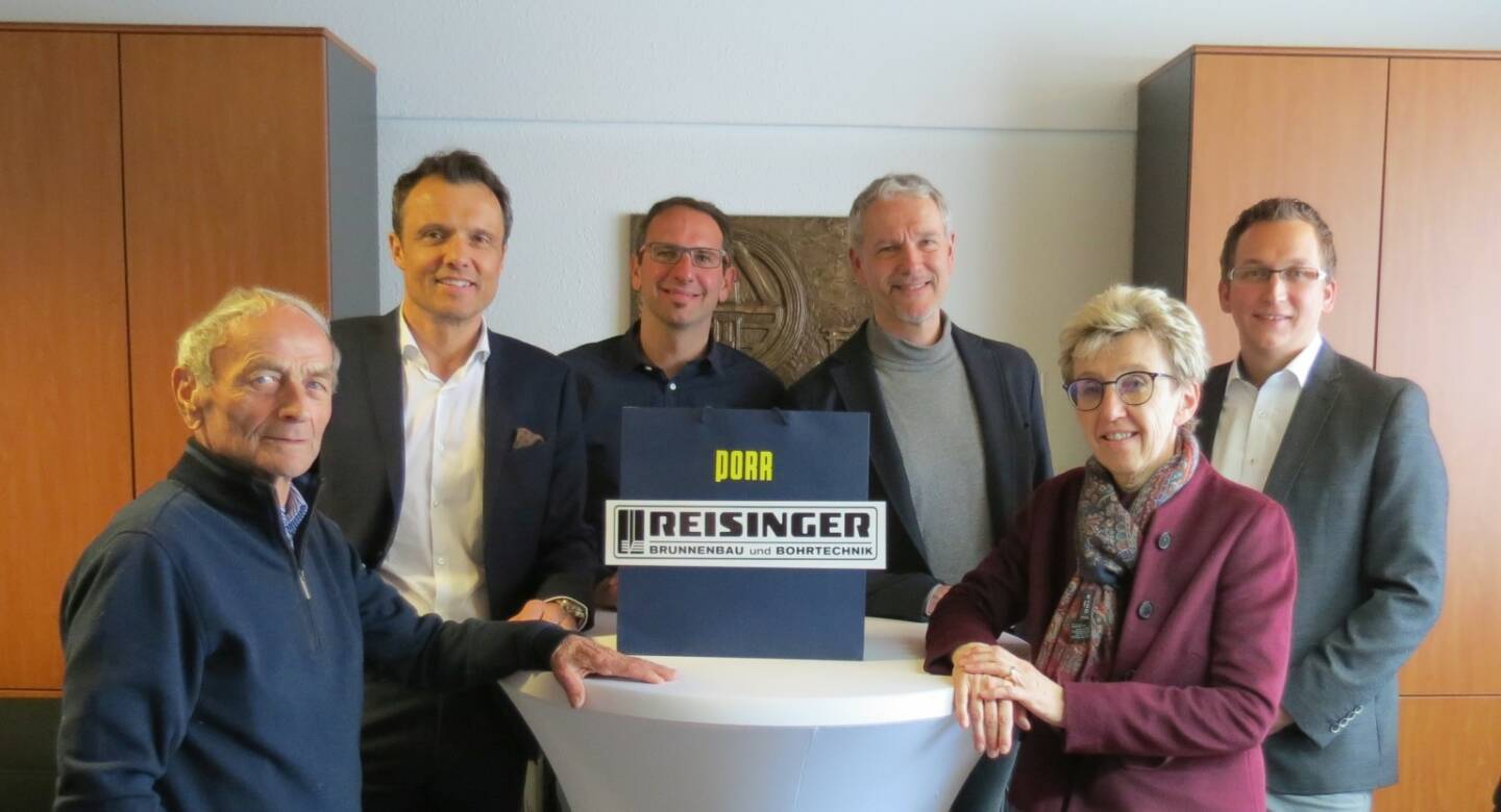 PORR übernimmt Reisinger Gesellschaft m.b.H.: v.l.n.r.: Franz Reisinger (Geschäftsleitung, Reisinger Gesellschaft m.b.H.), Kurt Lackner (Geschäftsführer, PORR Umwelttechnik GmbH), Martin Richter (Abteilungsleiter Aufschlussbohrungen, PORR Umwelttechnik GmbH), Stephan Hammer (Bereichsleiter, PORR Umwelttechnik GmbH), Isabella Reisinger (Geschäftsleitung, Reisinger Gesellschaft m.b.H.), Christoph Holzer (Kaufmännische Leitung, PORR Umwelttechnik GmbH); Credit: Porr