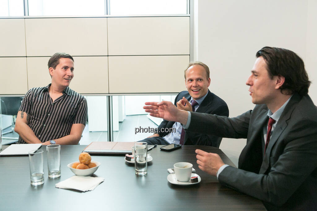  Robert Zikmund (FM4), Ronald Stöferle (Incrementum, Rudolf Brenner (Philoro)), © finanzmarktfoto.at/Martina Draper (19.06.2013) 