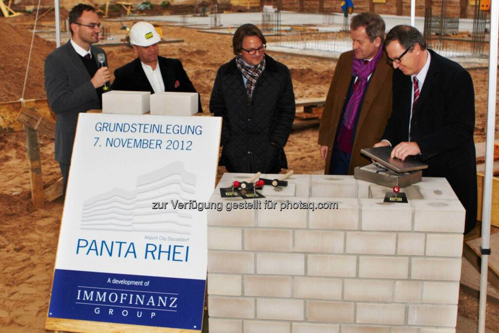 Immofinanz-Chef Eduard Zehetner bei der Grundsteinlegung für das Panta Rhei-Bürogebäude am Düsseldorfer Flughafen (15.12.2012) 