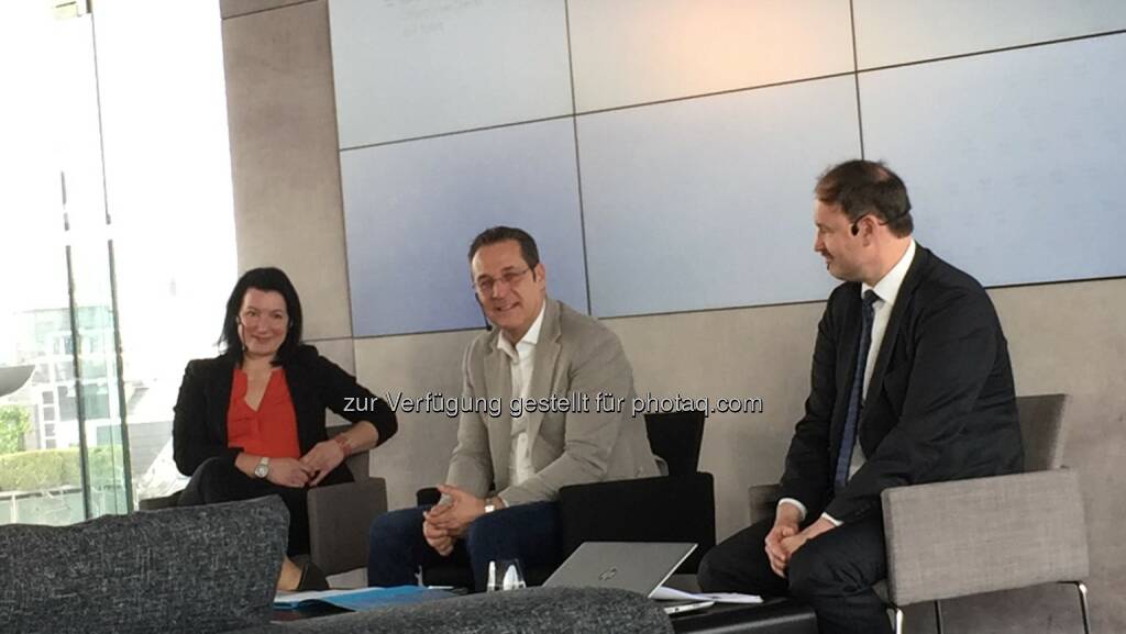 Anna Kleissner, Heinz-Christian Strache, Christian Helmenstein, alle lächelnd, 8.4.19 (08.04.2019) 