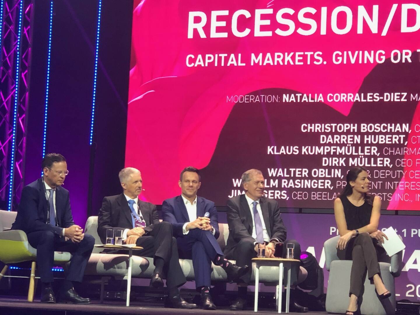 4GameChangers-Festival: Panel zum Thema Recession/Depression mit v.li. Klaus Kumpfmüller (FMA), Dirk Müller (Finanzethos), Christoph Boschan (CEO Wiener Börse), Wilhelm Rasinger (IVA), Natalia Corrales-Diez (Tauros Capital)