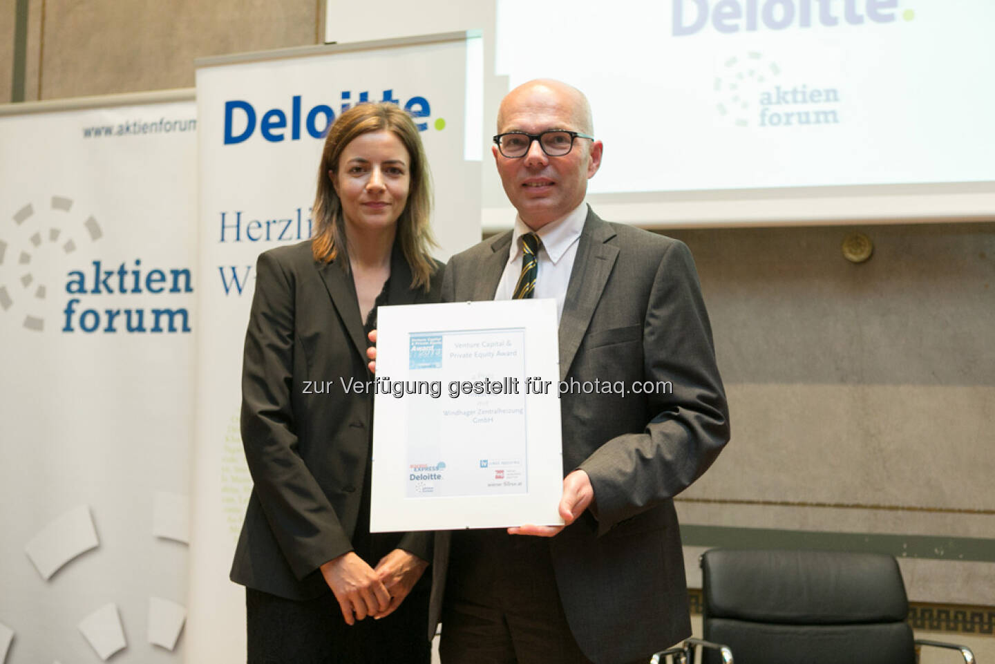 Platz 4 für Invest AG und Windhager Zentralheizung GmbH: Christine Petzwinkler (Börse Express/Venture Woche), Andreas Szigmund (Invest Ag)
