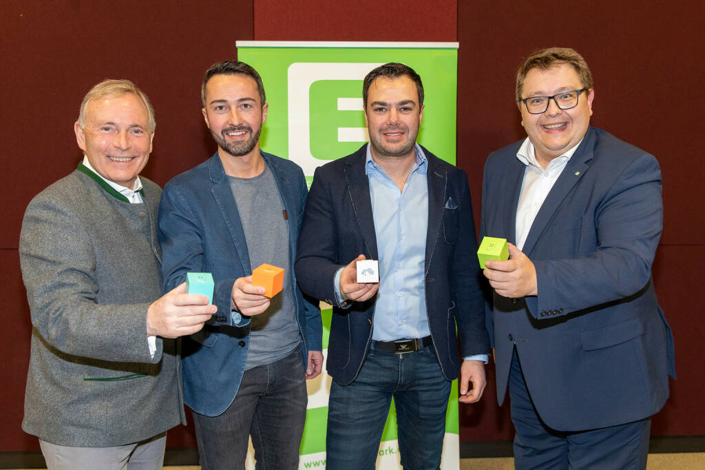 Energie Steiermark AG: Energie Steiermark erwirbt 50 Prozent an „Smart-Home“-Firma in Stuttgart, Energie Steiermark-Vorstände Christian Purrer (li.) und Martin Graf (re.) mit den beiden „homee“-Geschäftsführern Waldemar Wunder (2.v.re.) und Mario Weißensteiner. Credit: Energie Steiermark, © Aussendung (07.05.2019)