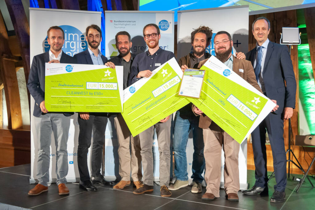 Klima- und Energiefonds: „Die Besten der Besten“: Prämierung der greenstart TOP-Start-Ups; Im Bild von links nach rechts: Christoph Wolfsegger (Klima- und Energiefonds), Thomas Ebenstein und Armand Colard (CLEANVEST), Sören Lex (Plasticpreneur), Niko Bogianzidis und Philipp Wildberger (öKlo), Jürgen Schneider (Bundesministerium für Nachhaltigkeit und Tourismus); Fotocredit:Arpad Szamosi für den Klima- und Energiefonds (29.05.2019) 