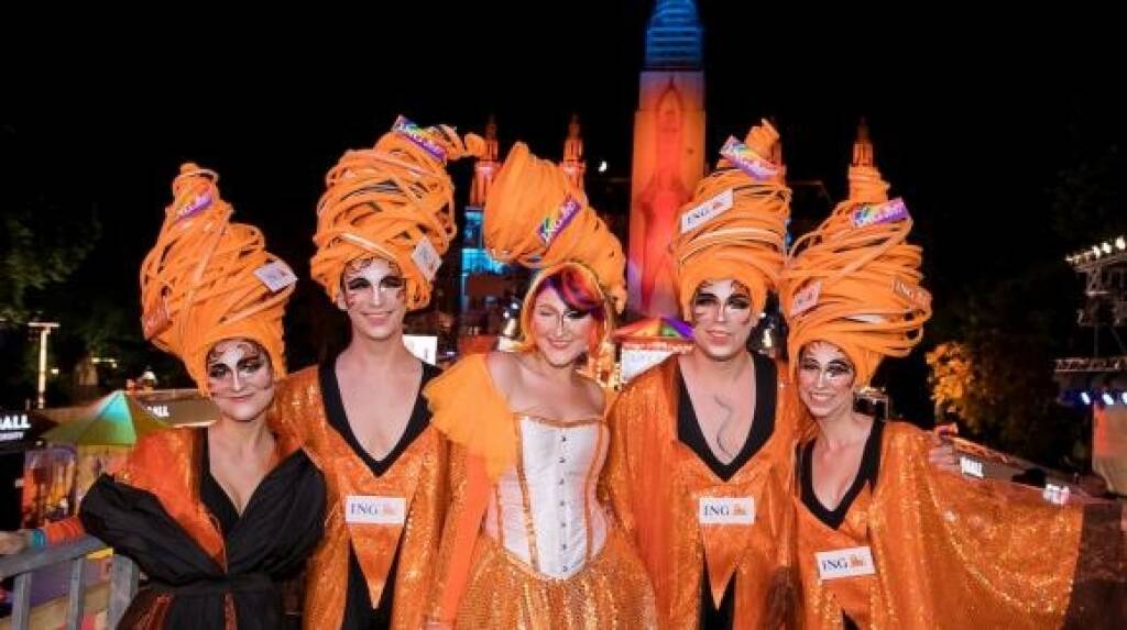 Beim diesjährigen Life Ball begeisterte die ING mit glitzernden Kostümen und auch die ING-Tribüne wechselte ihr Outfit. Credit: © Harald Klemm, © Aussender (13.06.2019) 