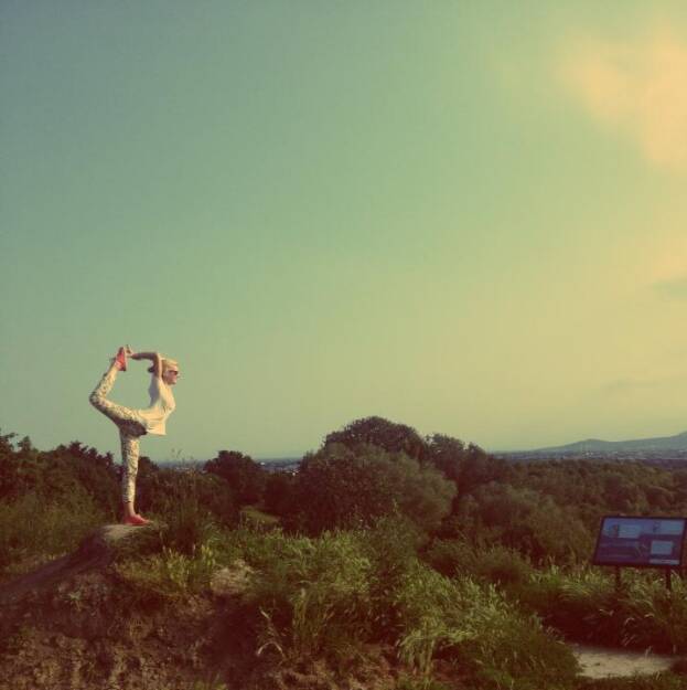 Claudia Gamon - ein ganz normaler Arbeitstag bei NEOS - Das Neue Österreich. — hier: Wienerberg Erholungsgebiet. (25.06.2013)