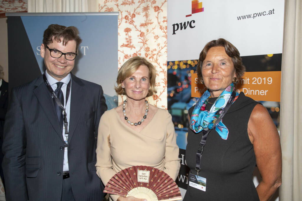 PwC Österreich: Exklusives Welcome Dinner von PwC eröffnet Salzburg Summit; V.l.n.r.: Christoph Neumayer, Generalsekretär der Industriellenvereinigung, PR-Unternehmerin Gabi Spiegelfeld, Christine Catasta, Senior Partner PwC Österreich; Credit: PwC (30.07.2019) 