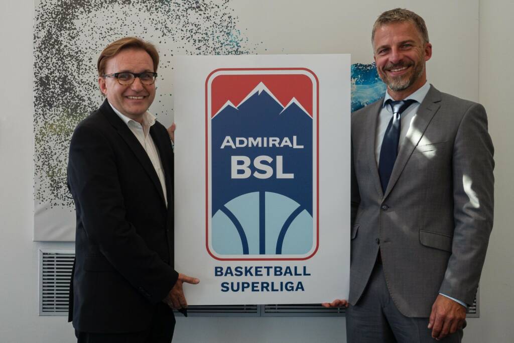 Österreichischer Basketballverband: Startschuss für die Admiral  Basketball Superliga mit Admiral Sportwetten als Hauptsponsor, Jürgen Irsigler (Geschäftsführer Admiral  Sportwetten) und Tomas Kanovsky (General Manager ÖBV & Geschäftsführer BSL GmbH) präsentieren das neue Logo der Admiral  Basketball Superliga. Credit: Admiral , © Aussendung (21.08.2019) 